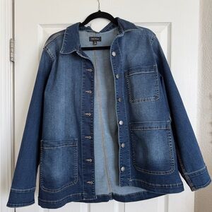 Chic Denim Button-Up Jacket